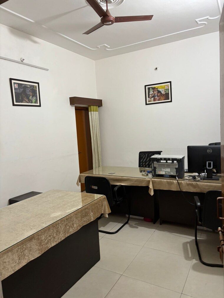 Team Area, vipul-belmonte 3 Bedroom 2450 Sq.Ft. Apartment In Sector 53 Gurgaon 8996483