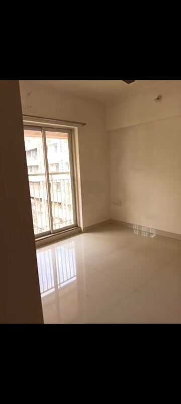 Room in 2 BHK Apartment at Avant Heritage, Jogeshwari East – for Rent