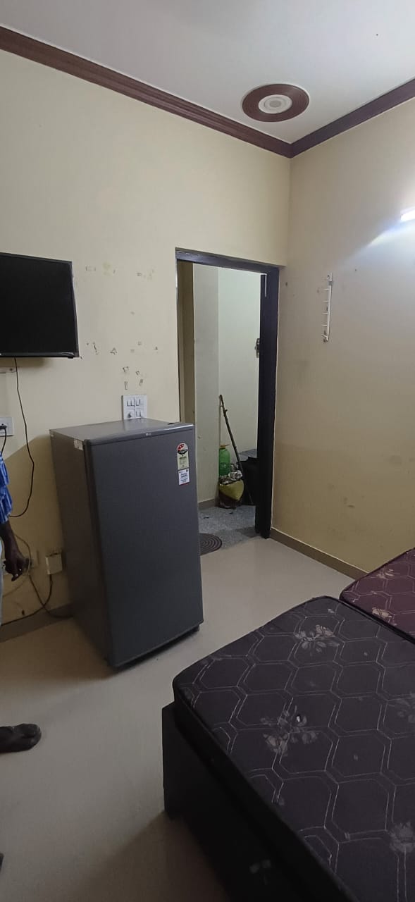 1 Rk+ Pooja Room Builder Floor For Rent in Buildor Floor 