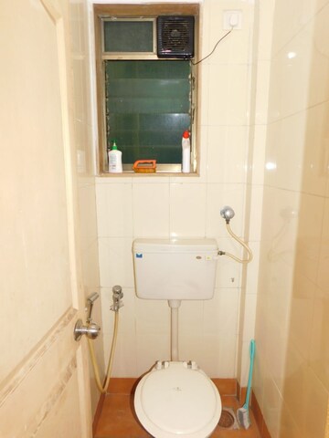 Bathroom in 3 BHK Apartment at Group Seven Rushi Heights, Goregaon East – for Rent