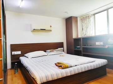 Bedroom in 1 BHK Apartment at Vinay Apartment Lower Parel, Lower Parel – for Rent