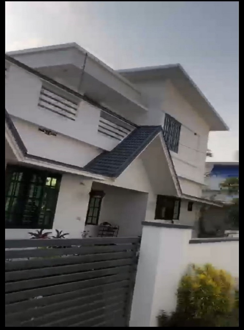 3 BHK + Servant Room,Study Room,Extra Room Independent House For Sale in Kalathode