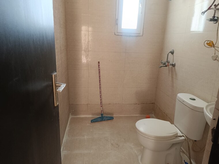 Bathroom, aims-golf-city 3 Bedroom 1350 Sq.Ft. Apartment In Sector 75 Noida 8996548