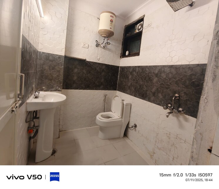 Team Area, chattarpur 1 Bedroom 450 Sq.Ft. Builder Floor In Chattarpur Delhi 8996544