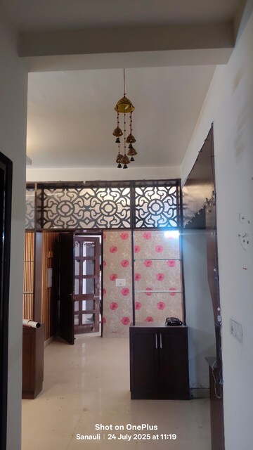 Room in 3 BHK Apartment at Dhakoli – for Rent