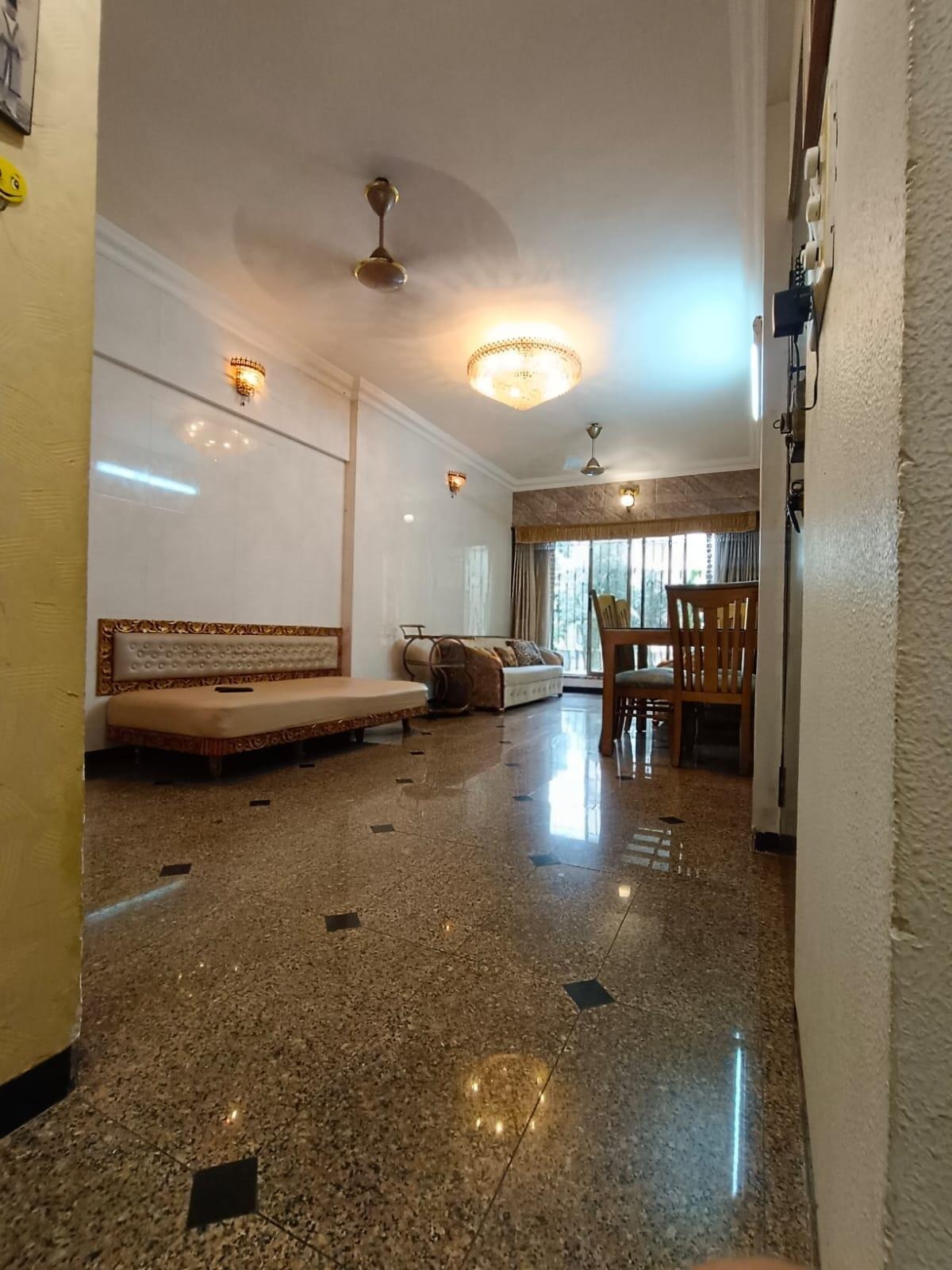 3 BHK + Pooja Room Apartment For Rent in  Karan Building, Yari Roa