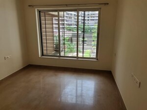 Room in 1 BHK Apartment at Kalpataru Hills, Manpada – for Sale