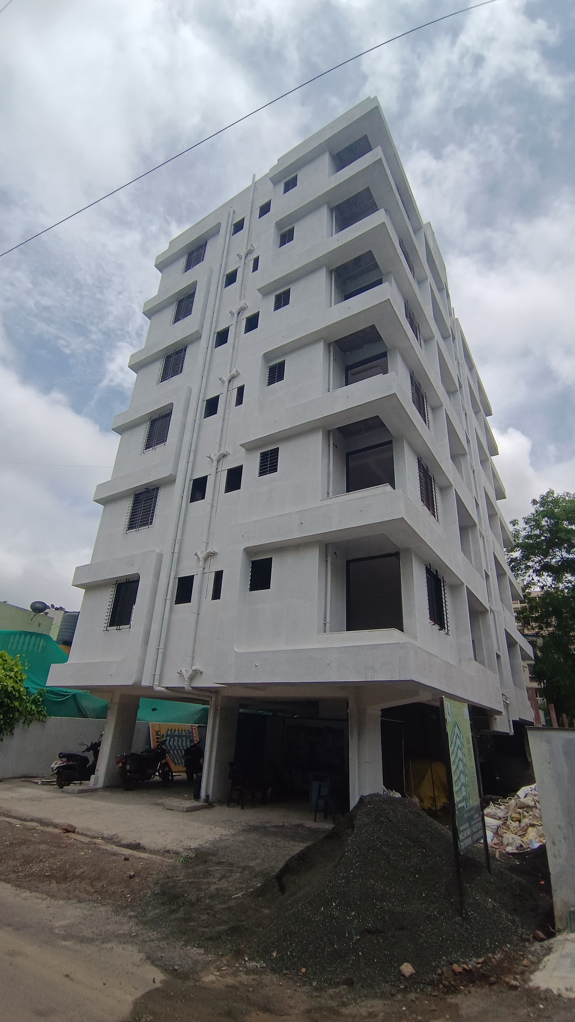 3 BHK + Study Room Apartment For Sale in Sakshi 