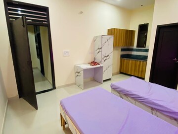 Team Area in 2 BHK Builder Floor at ARV Park, Sector 63 – for Rent