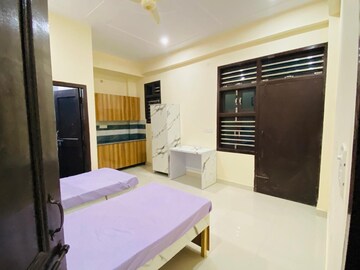 Bedroom in 2 BHK Builder Floor at ARV Park, Sector 63 – for Rent