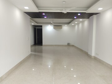 Room in 4 BHK Apartment at Boutique Residential Apartments E-3 6, Vasant Vihar – for Rent