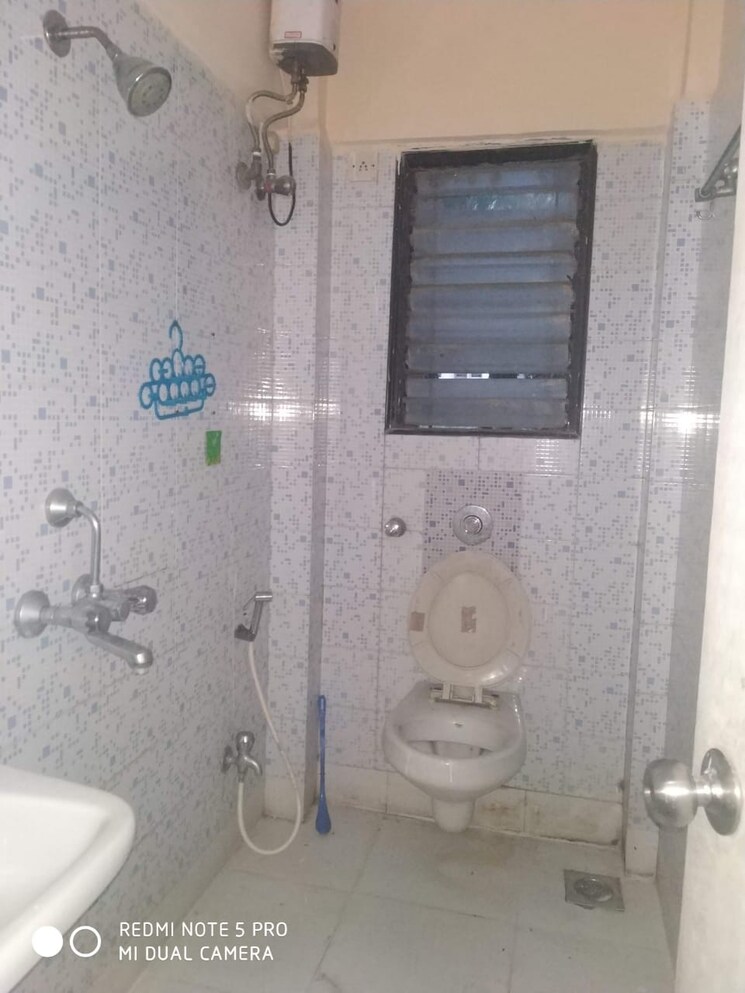 Bathroom, mayur-plaza-marol 1 Bedroom 650 Sq.Ft. Apartment In Marol Mumbai 8996701
