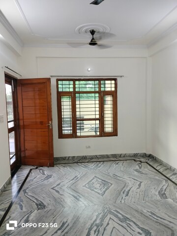 Bedroom in 2 BHK Builder Floor at Gomti Nagar – for Rent