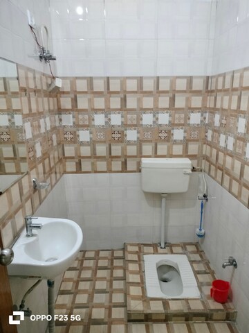 Bathroom in 2 BHK Builder Floor at Gomti Nagar – for Rent