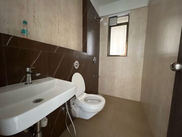 Team Area in 3 BHK Apartment at Versova – for Rent