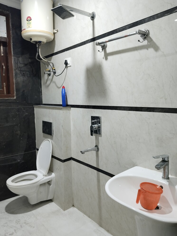 Attached Bathroom, panchsheel vihar 2 Bedroom 900 Sq.Ft. Apartment In Panchsheel Vihar Delhi 8996758