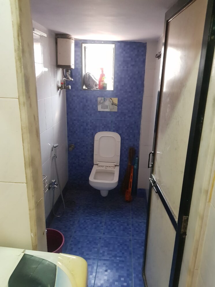 Bathroom, ng-complex 1 Bedroom 640 Sq.Ft. Apartment In Andheri East Mumbai 8996762