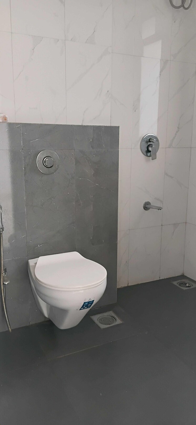 Bathroom, versova 3 Bedroom 1230 Sq.Ft. Apartment In Versova Mumbai 8996752