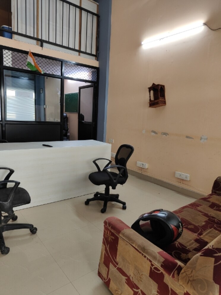 Team Area, orchard-mall Commercial Office Space 400 Sq.Ft. In Goregaon East Mumbai 8996810