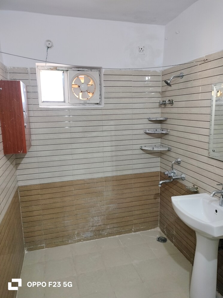 Bathroom, lda-parijaat-apartments 3 Bedroom 1875 Sq.Ft. Apartment In Faizabad Road Lucknow 8996807
