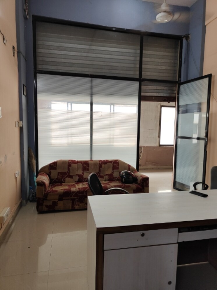 Bedroom, orchard-mall Commercial Office Space 400 Sq.Ft. In Goregaon East Mumbai 8996810