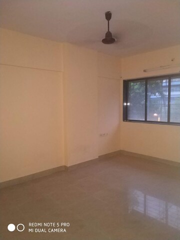 Room in 2 BHK Apartment at Lok Sarita, Andheri East – for Rent