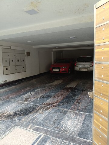 Parking in 4 BHK Builder Floor at New Friends Colony – for Rent