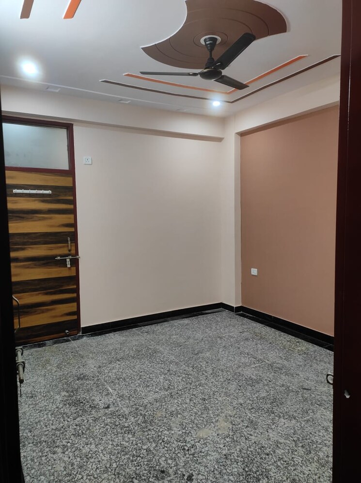 Room, rwa-apartments-sector-70 2 Bedroom 1050 Sq.Ft. Builder Floor In Sector 70 Noida 8996873