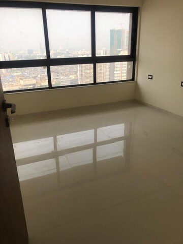 Room in 2 BHK Apartment at Sheth Irene, Malad West – for Rent