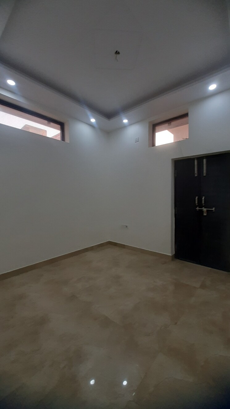 undefined, hari nagar 3 Bedroom 110 Sq.Yd. Builder Floor In Hari Nagar Delhi 8996916