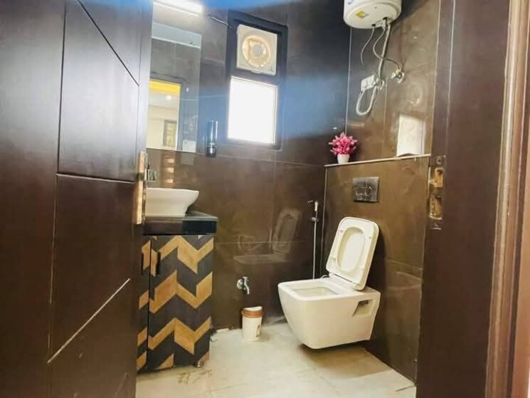 Attached Bathroom, freedom fighters enclave 2 Bedroom 900 Sq.Ft. Apartment In Freedom Fighters Enclave Delhi 8996941