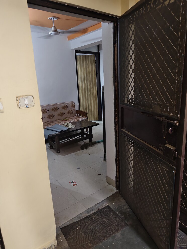 Living Room, pochanpur colony 1 Bedroom 350 Sq.Ft. Apartment In Pochanpur Colony Delhi 8996979