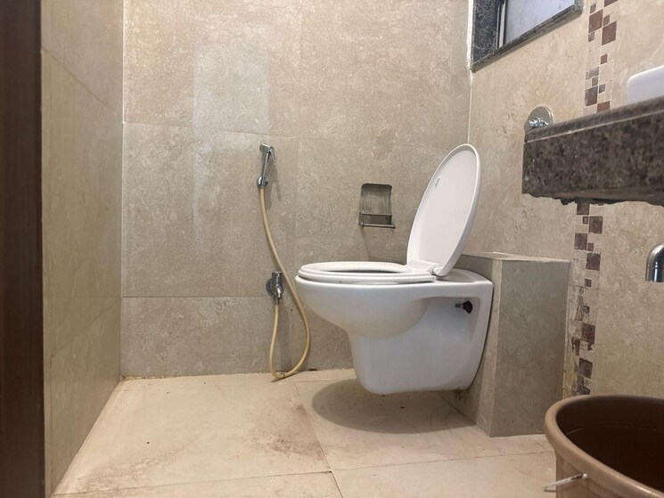 Bathroom, seven-bungalow 3 Bedroom 1300 Sq.Ft. Apartment In Andheri West Mumbai 8996959