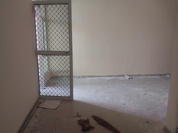 Room in 2 BHK Apartment at Gaur City-2, Gaur City 2 – for Rent
