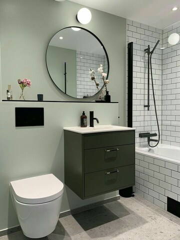 Bathroom in 1 BHK Builder Floor at Kenny Kashi Bhuvan, Kandivali West – for Sale
