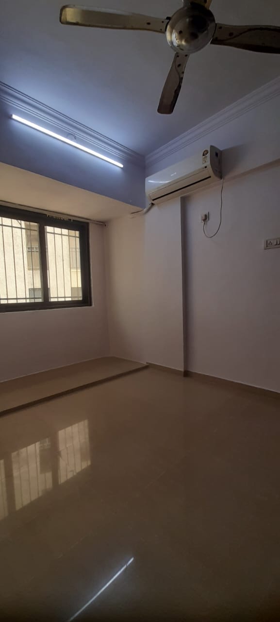 1 Rk  + Study Room 250 Sq.Ft. Apartment in Kanakiya Mmrda