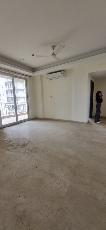 Furnished Amenities in 3 BHK Apartment at Puri Diplomatic Greens Phase I, Sector 111 – for Rent