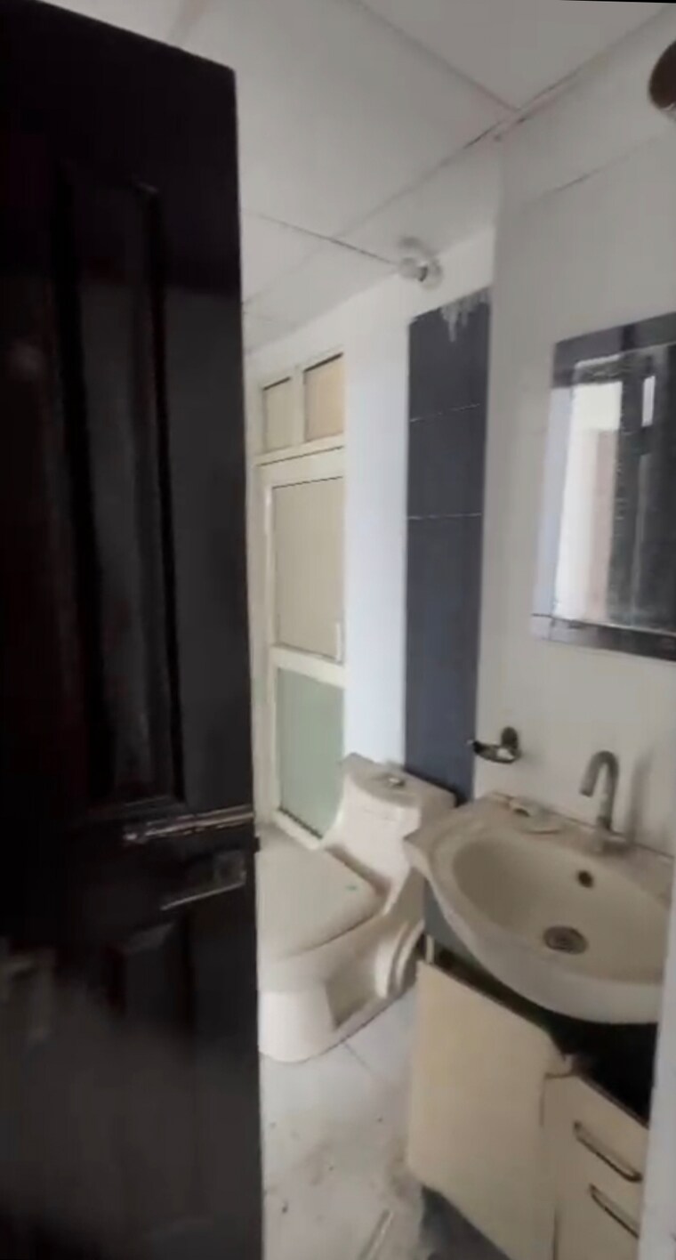 Bathroom, proview-laboni 3 Bedroom 1660 Sq.Ft. Apartment In Dundahera Ghaziabad 8997068