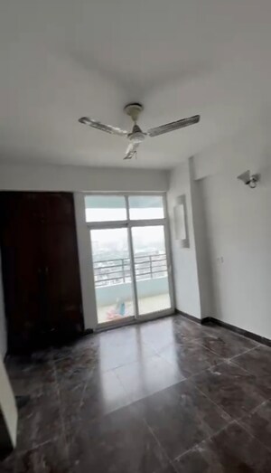 Room in 3 BHK Apartment at Proview Laboni, Dundahera – for Sale