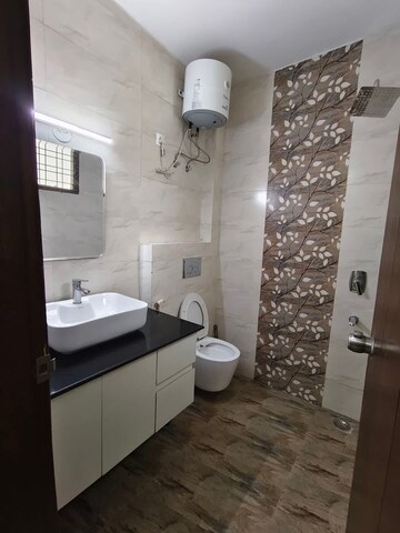 Bathroom in 2 BHK Builder Floor at Surya CGHS, Sector 43 – for Rent