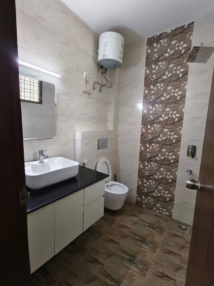 Bathroom, surya-cghs 2 Bedroom 175 Sq.Ft. Builder Floor In Sector 43 Gurgaon 8997019