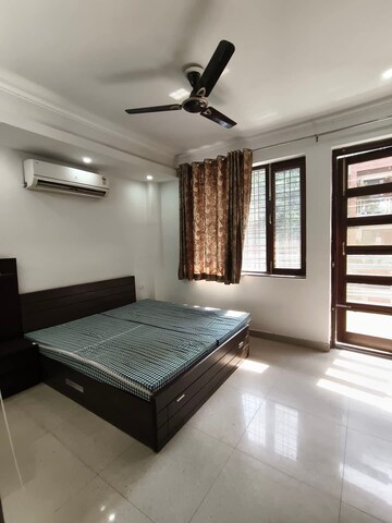 Bedroom in 2 BHK Builder Floor at Surya CGHS, Sector 43 – for Rent