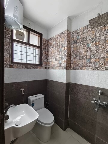 Kitchen in 2 BHK Builder Floor at Surya CGHS, Sector 43 – for Rent