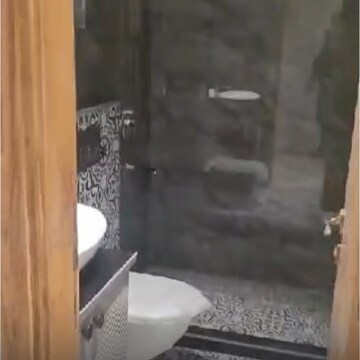 Attached Bathroom in 2 BHK Builder Floor at Lajpat Nagar I – for Rent
