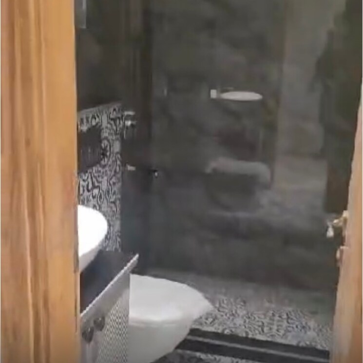 Attached Bathroom, lajpat nagar i 2 Bedroom 900 Sq.Ft. Builder Floor In Lajpat Nagar I Delhi 8997074