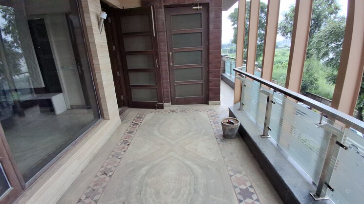 Balcony, silver-city-extention 6+ Bedroom 3600 Sq.Ft. Independent House In Vip Road Zirakpur 8997090