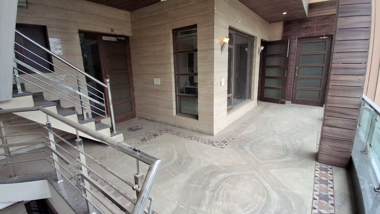 Room, silver-city-extention 6+ Bedroom 3600 Sq.Ft. Independent House In Vip Road Zirakpur 8997090