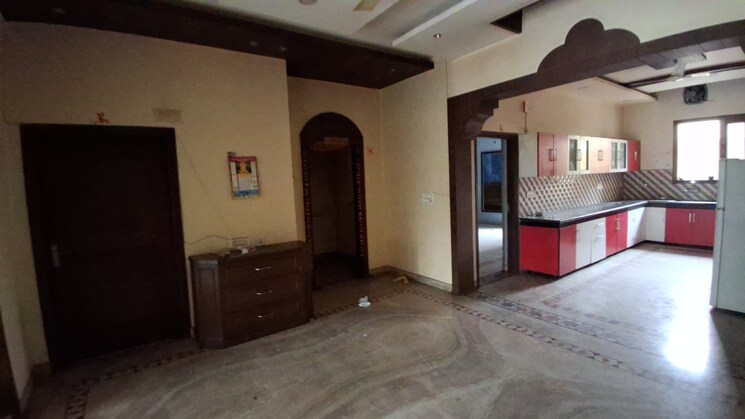 Room, silver-city-extention 6+ Bedroom 3600 Sq.Ft. Independent House In Vip Road Zirakpur 8997090