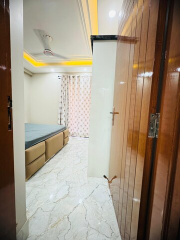 Bathroom in 1 BHK Builder Floor at Palm Residency Chhatarpur, Chattarpur – for Rent