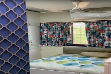 Bedroom in 2 BHK Builder Floor at Juhu – for Rent